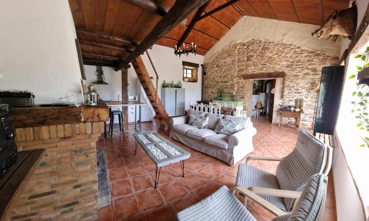 Villa Botero Constantina Luaran gambar